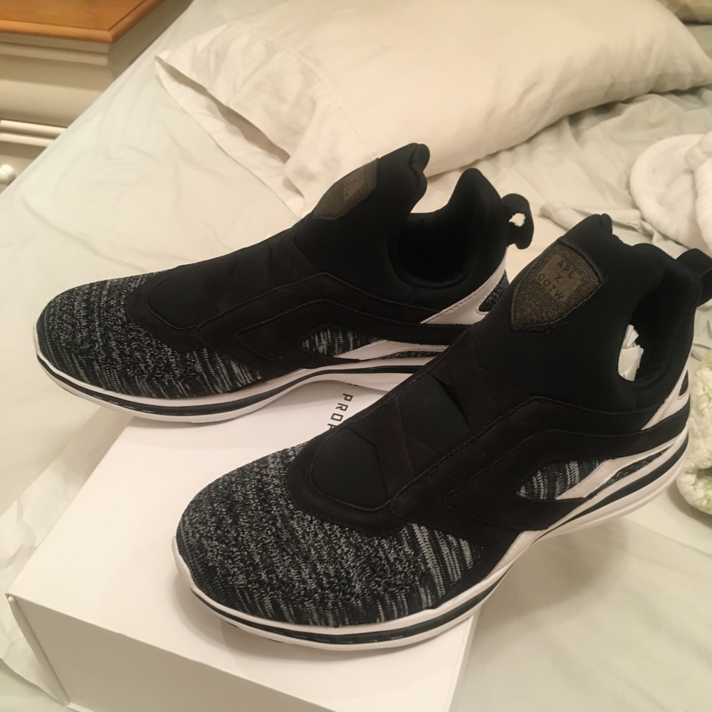 Athletic Propulsion Labs CIELO Black/White Mens 10